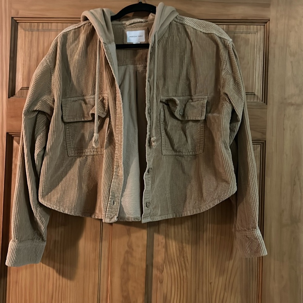 American Eagle Cropped Corduroy Button Up in Beige - L